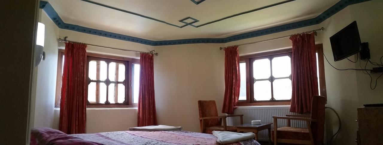 Hotel Gulmarg Inn Exterior photo